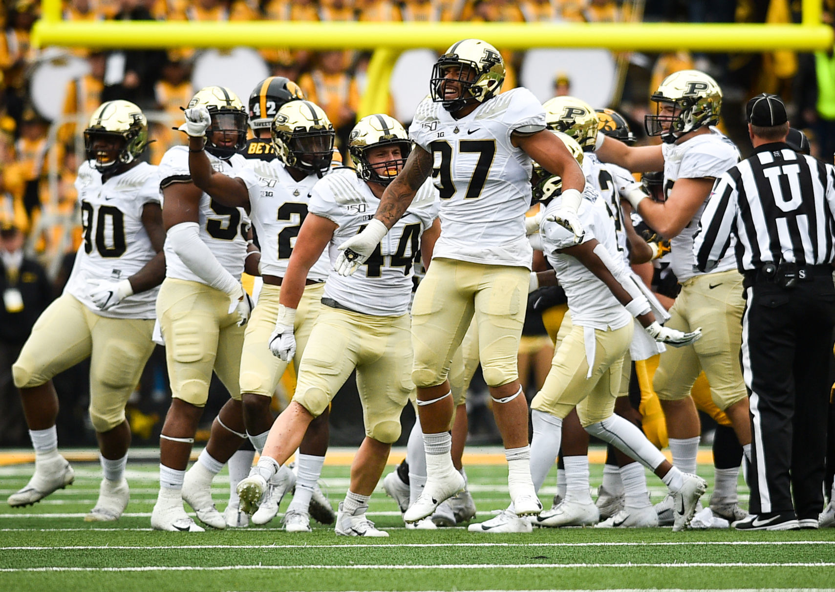 101919-qct-spt-purdue-ia-foot-034a.jpg